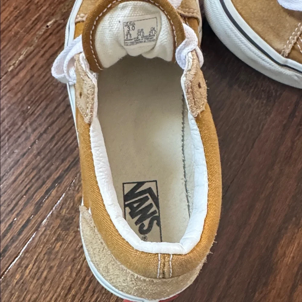 Vans Tan Kids Sneakers with White Laces size 3